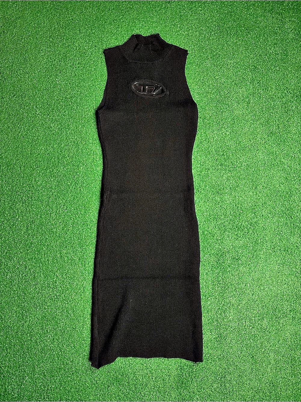 Black ribbed maxi dress
